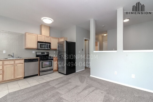Building Photo - Beautifully Remodeled Studio in a Prime Lo...