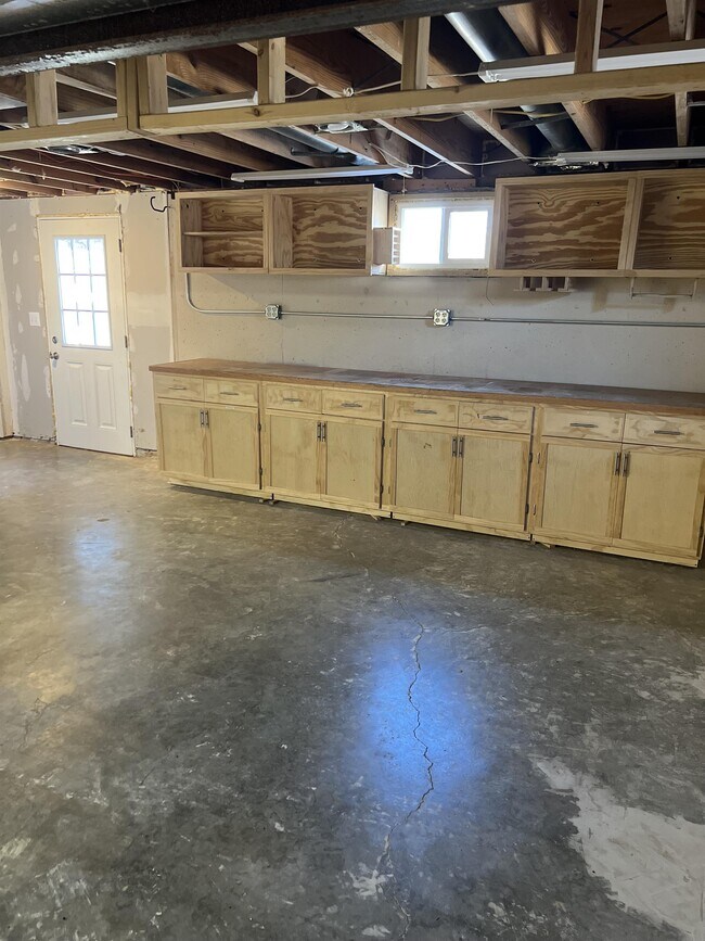 Building Photo - 503 Aspen Way