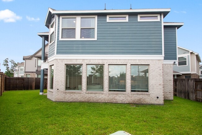 Building Photo - 15823 Black Grouse Dr