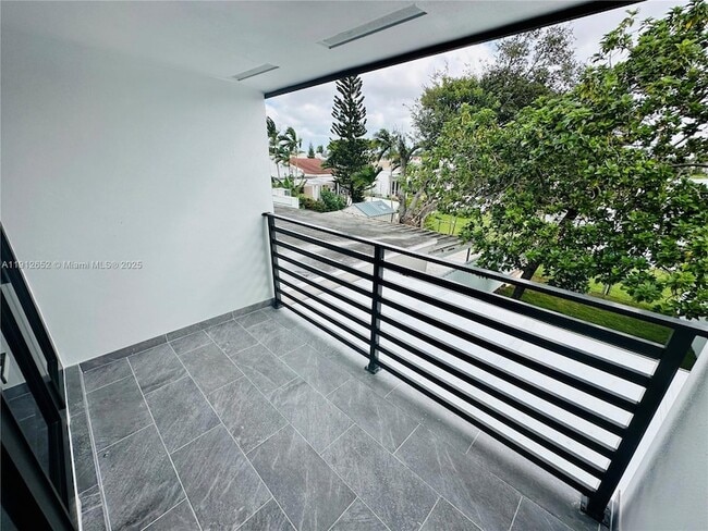 Building Photo - 7157 W 19th Ct