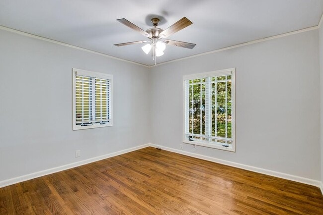 Building Photo - 1243 Spring Valley Ln NE
