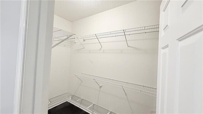 Building Photo - 4166 Glenaire Way NW