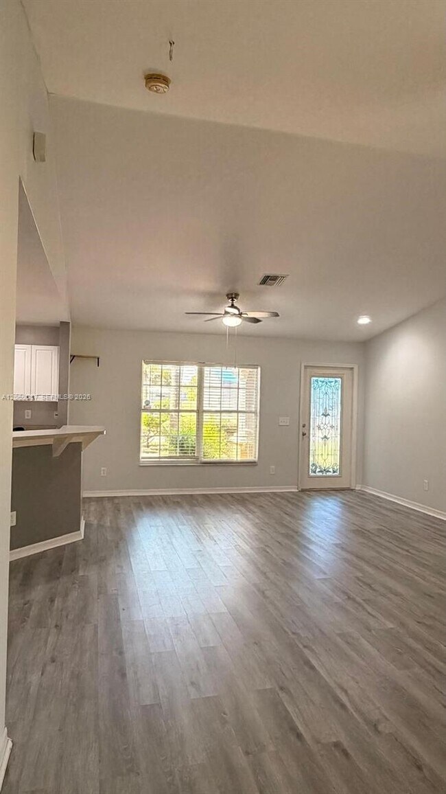 Building Photo - 507 Peerless Cir