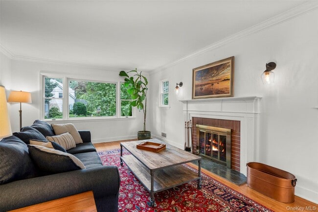 Building Photo - 42 Iselin Terrace