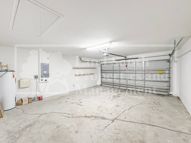 Building Photo - 1031 Hidden Ct