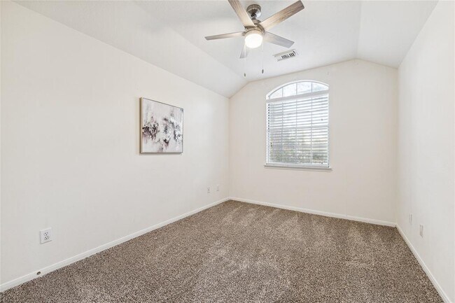 Building Photo - 43 S Avonlea Cir