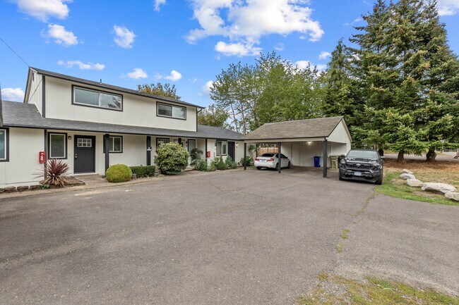 Building Photo - 325 N 29th Ave