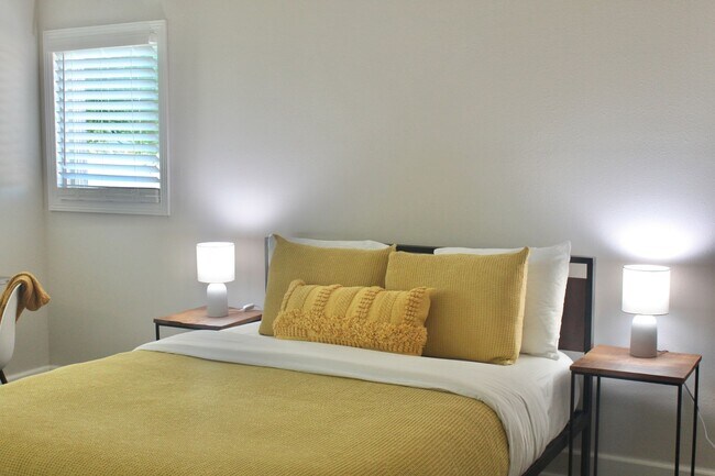 Building Photo - Rosedale