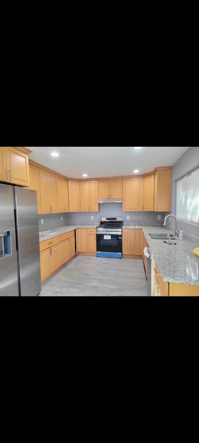 Building Photo - 6 Willard Ave