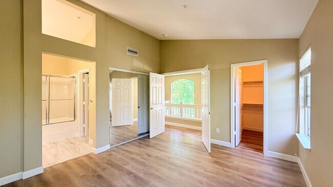 Building Photo - 401 Skylark Ct