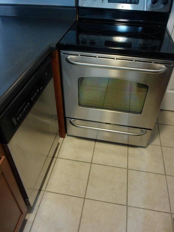 Building Photo - 909 W 41st Pl