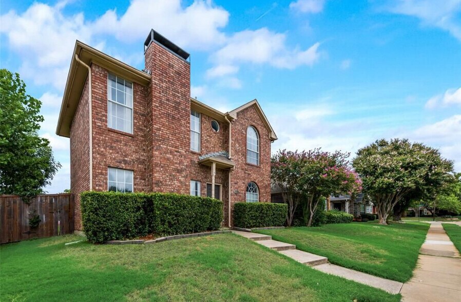 Building Photo - 807 Burr Oak Dr