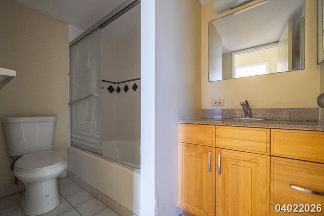 Building Photo - SALT LAKE 2 Bed 2 Bath 1 Parking