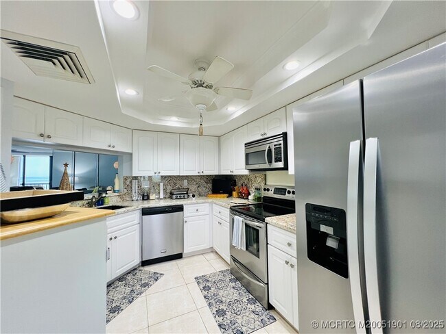 Building Photo - 9500 S Ocean Dr