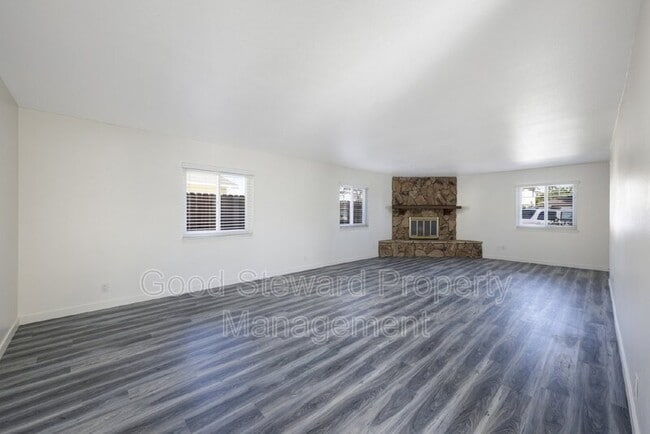 Building Photo - 19111 Carp Cir