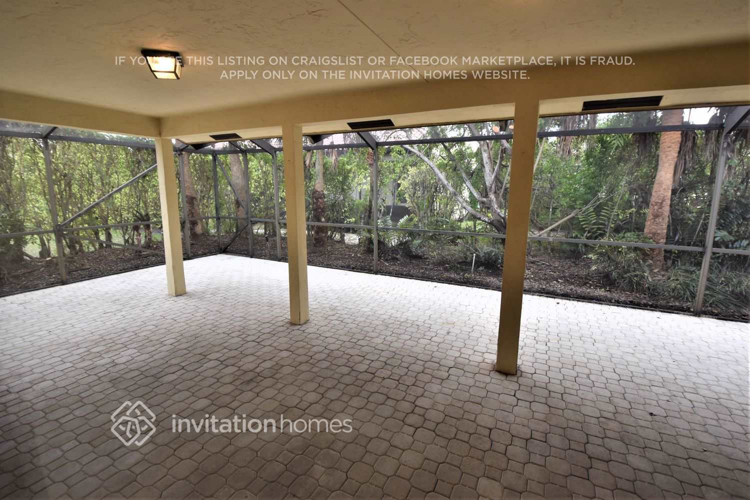 Building Photo - 7045 Golf Pointe Cir
