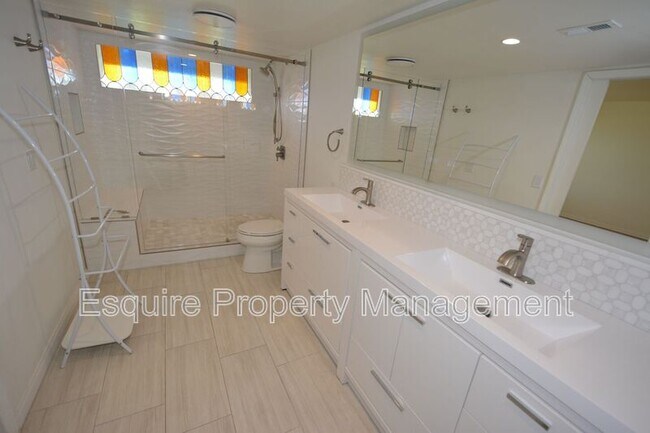 Building Photo - 2847 Harbor Blvd