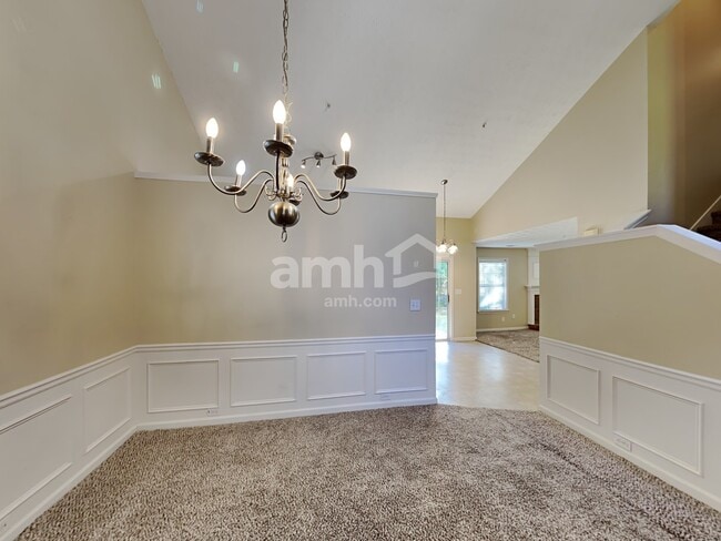 Building Photo - 1821 Chardin Way
