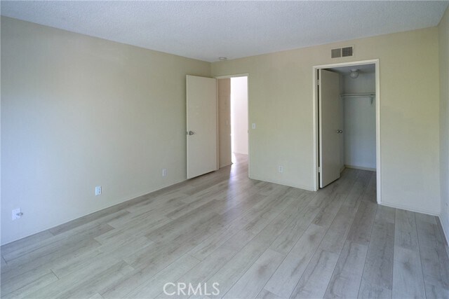 Building Photo - 5 Elmbrook