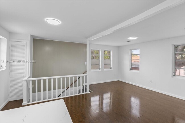 Building Photo - 1408 SW 19th Ter