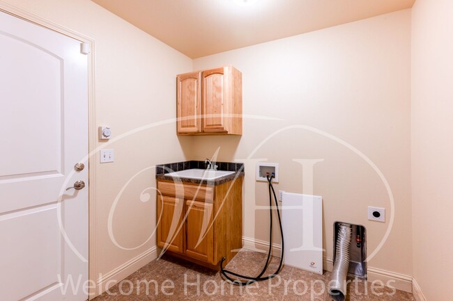 Building Photo - Spacious Home with Vaulted Ceilings