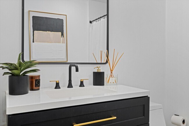 Building Photo - 300 S Australian Ave