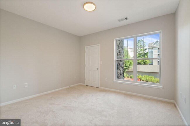 Building Photo - 13357 Connor Dr