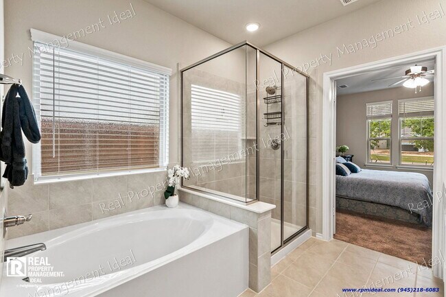 Building Photo - 2000 Plum Pk