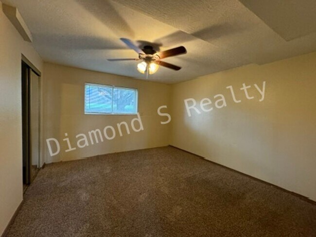 Building Photo - 1204 Flora St