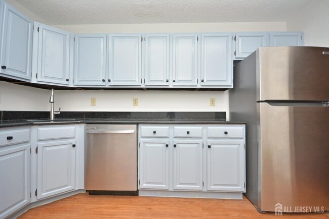 Building Photo - 25 Goodwin Dr