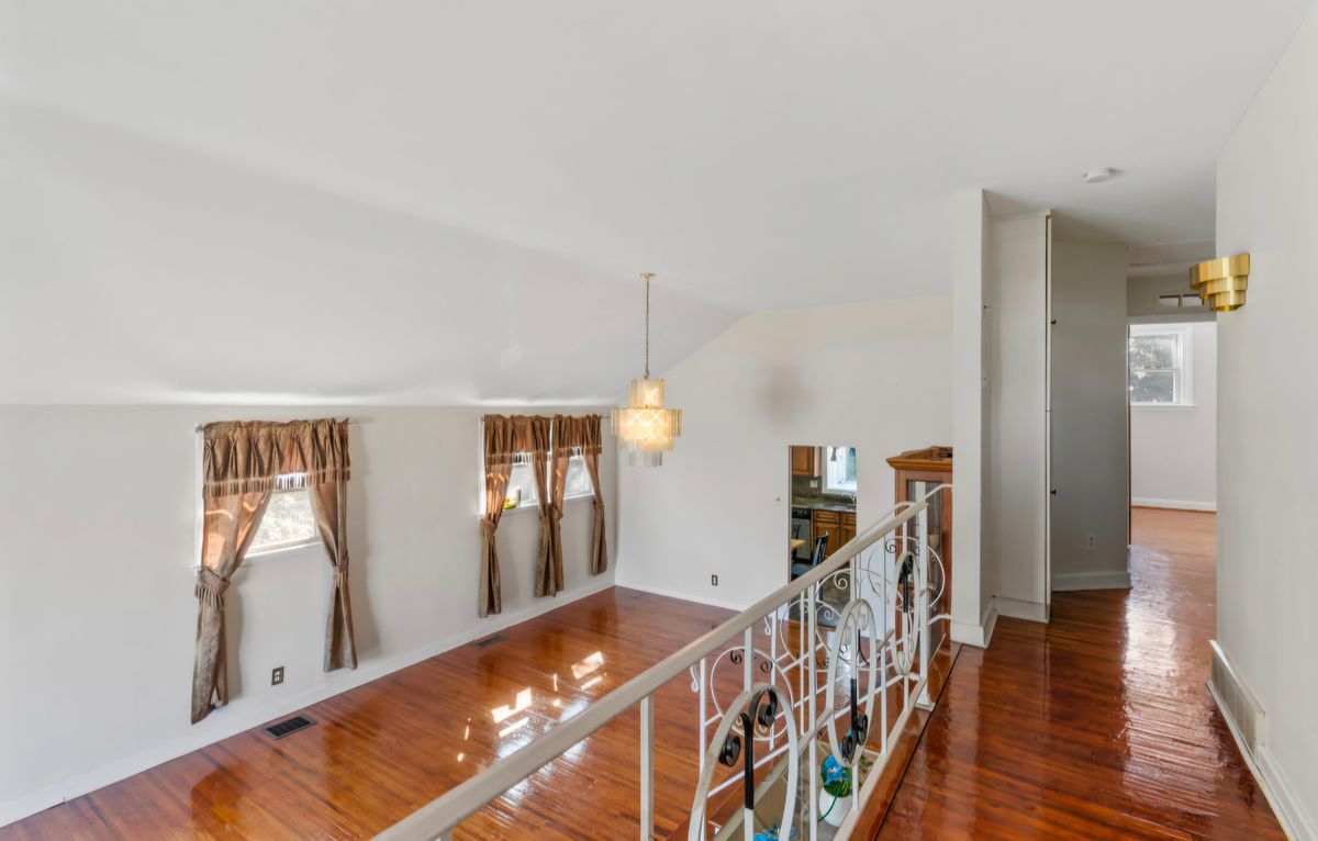 Building Photo - 9967 Verree Rd