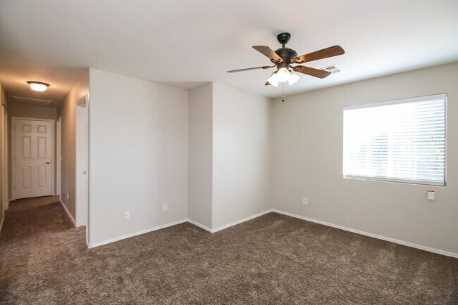 Building Photo - 1726 E Bradstock Way