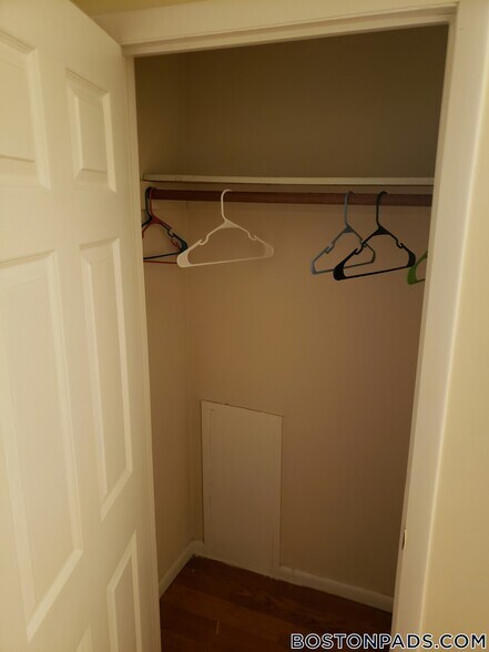 Building Photo - 21 Oxford Cir