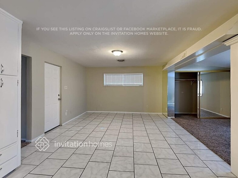 Building Photo - 2307 W Freeway Ln