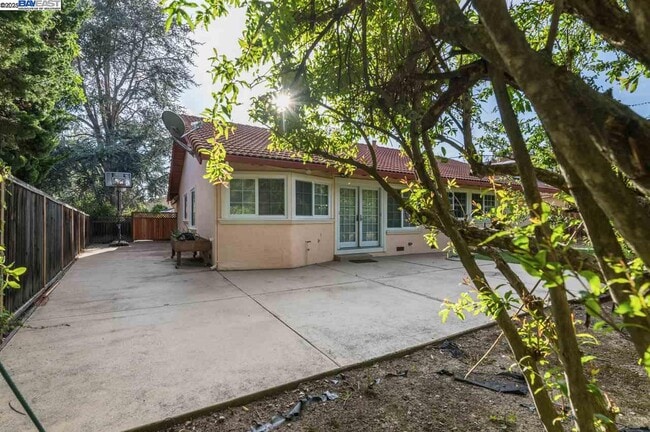 Building Photo - 39610 Benavente Ave