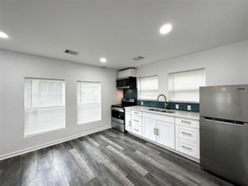 Building Photo - 4318 1st