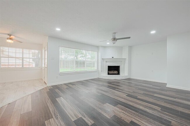 Building Photo - 5303 Lookout Mountain Dr