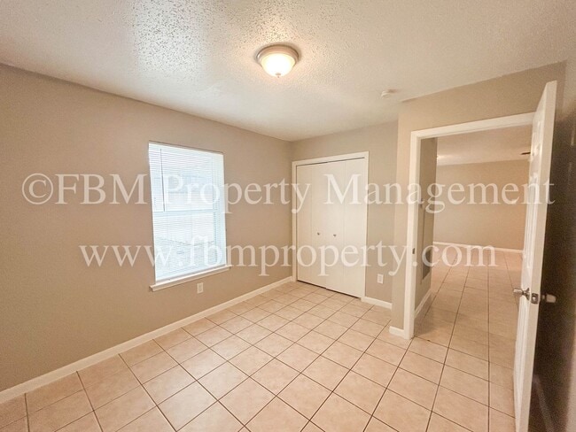 Building Photo - 3224 W 8th Ave