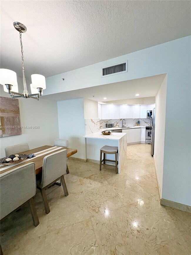 Building Photo - 16699 Collins Ave