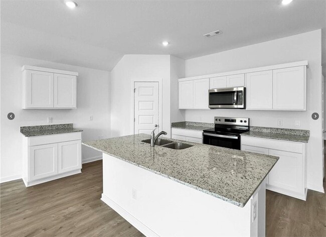 Building Photo - 571 Riggs St