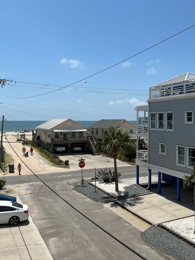 Building Photo - 1503 Carolina Beach Ave N
