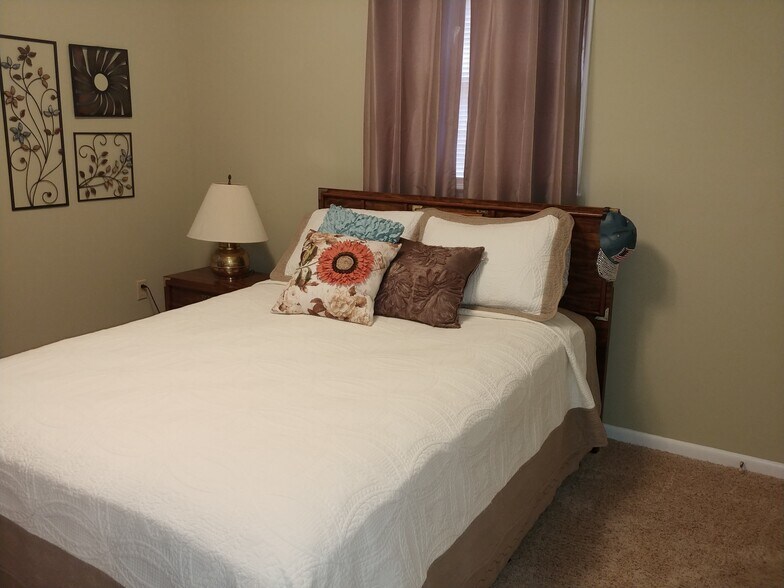 Building Photo - 1444 Simmons St