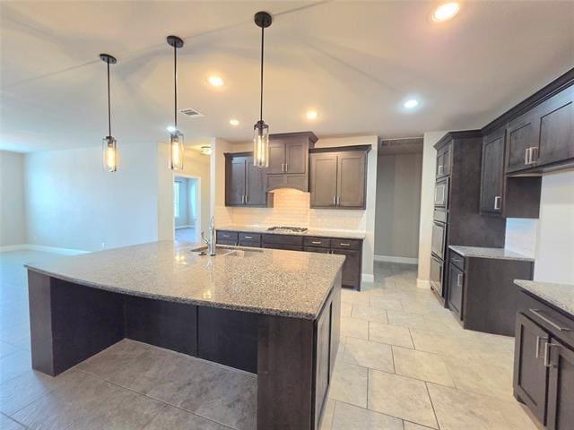 Building Photo - 6916 Talon Dr