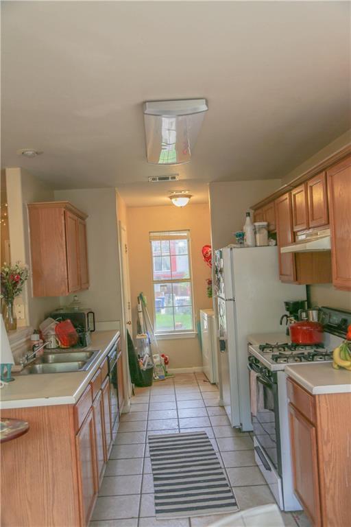 Building Photo - 1708 E 17th St