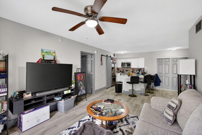 Building Photo - 4211 San Marino Blvd