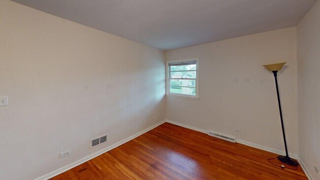 Building Photo - 130 Apple Tree Rd