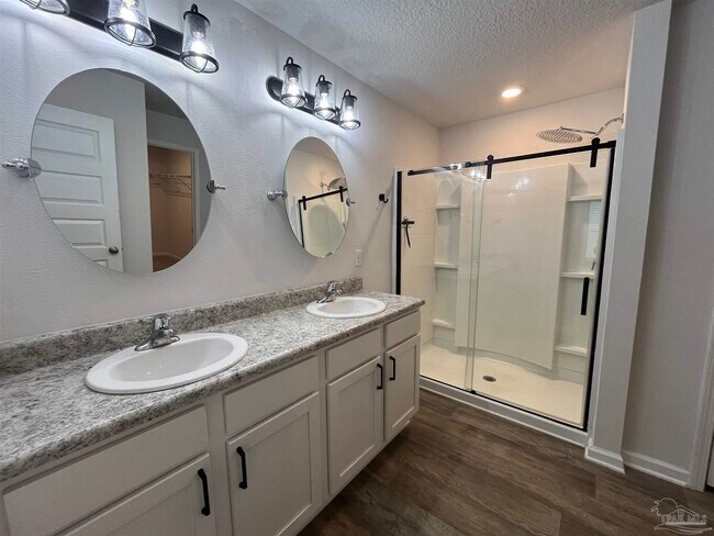 Building Photo - 5789 Guinevere Ln