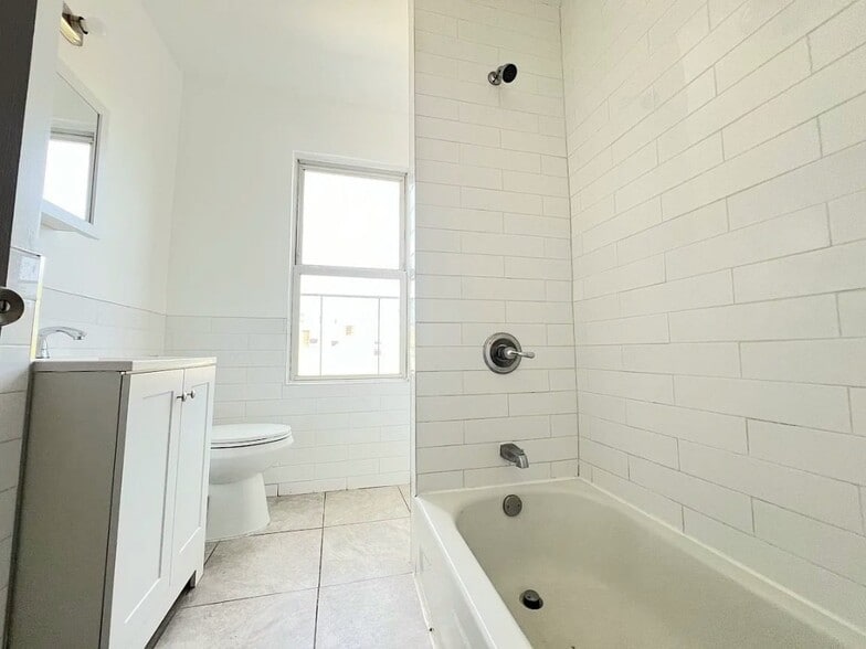 Building Photo - 65 Hawkins St