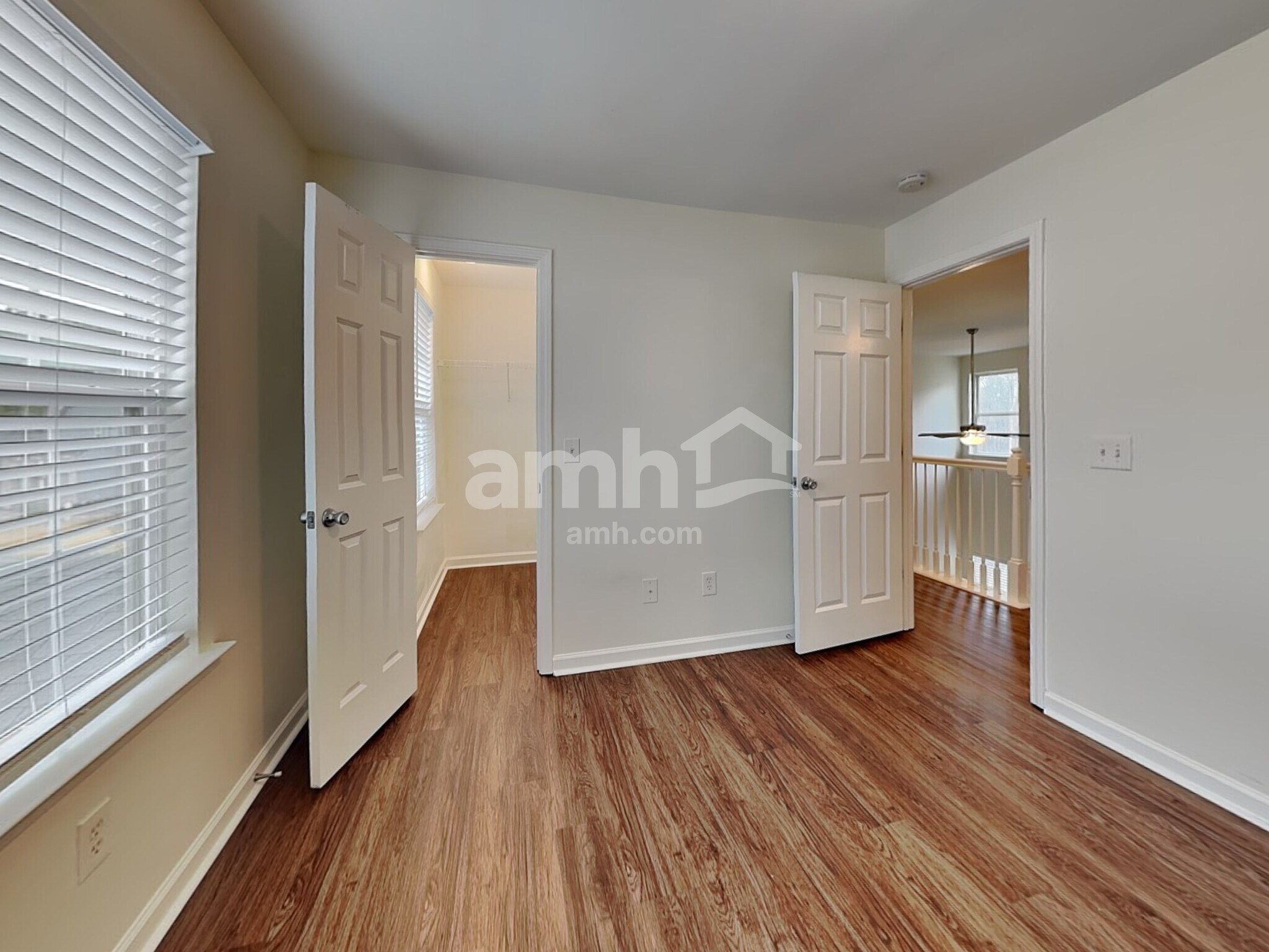 Building Photo - 488 Lincolnwood Ln