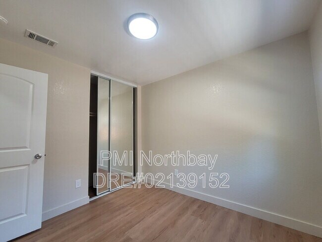 Building Photo - 2080 Diamond Way